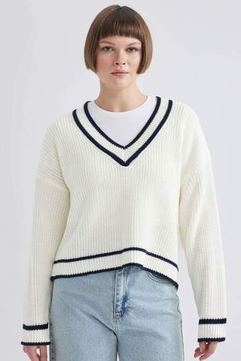 DeFacto V-Neck Relax Fit College Themed Knitwear Sweater - C1427Ax24Au