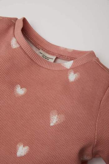 DeFacto Kız Bebek Pijama Takımı Kalp Desenli Uzun Kollu Waffle Üst Beli Lastikli Uzun Alt D6797A5NS