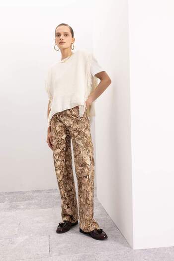 DeFacto Relax Fit Crew Neck Basic Plain Thessaloniki Fabric Tassel Knitwear Sweater D5312Ax24Au