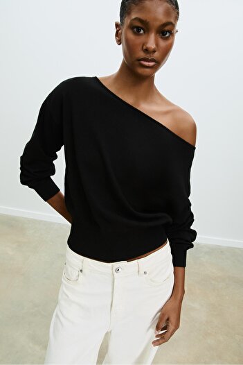 Stradivarius Boat neck knit sweater