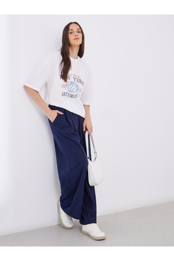 Styli Women Off White Graphic Print Short Sleeve Oversized T-Shirt