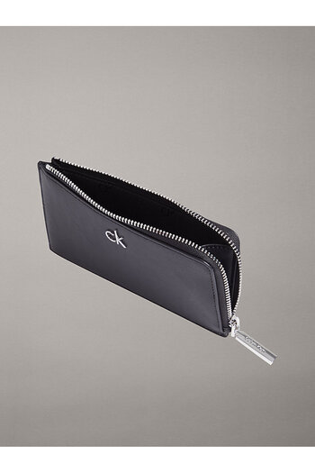 Calvin Klein Kadın Siyah Kartlık