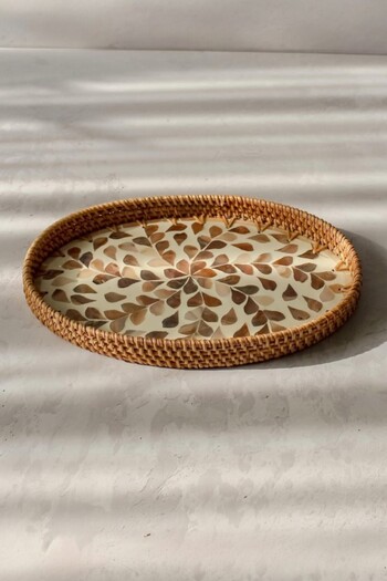 oceanpoint Handmade Pearlescent Rattan Serving Tray Natural Table Presentation and Decoration Product 30 cm