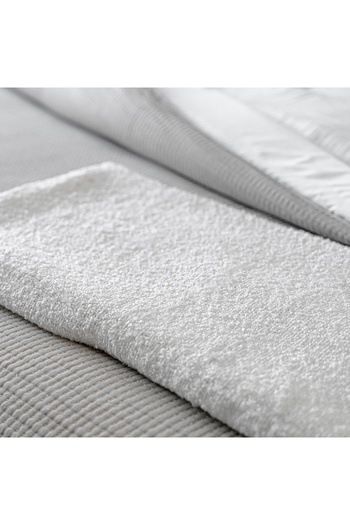 Boutique Blanche Bouclay Throw 130*170 cm