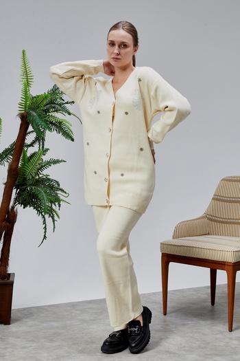 LUGMO Women's Knitwear Set with Stones Standard Size Ecru