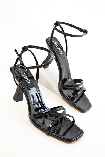 SOHO Black Patent Leather Women's Classic Heeled Shoes 20807