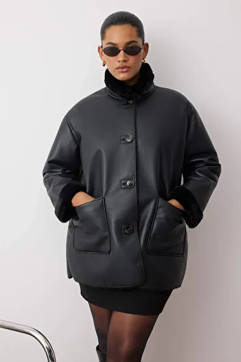 Trendyol Curve Brown Pu Detailed Fur Mono Closure Oversize Plus Size Coat Twoaw26Dd00001