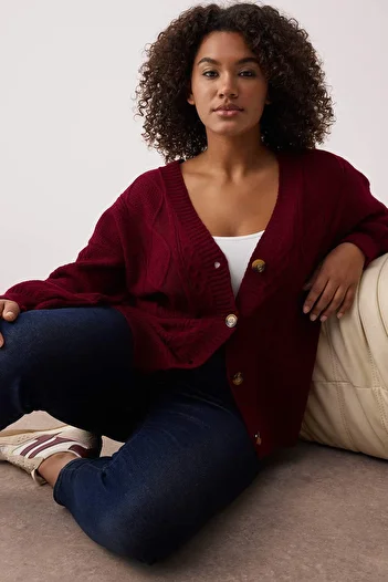 Trendyol Curve Burgundy Hair Braid Detailed V-Neck Button Knitwear Cardigan Tbbaw23Av00085
