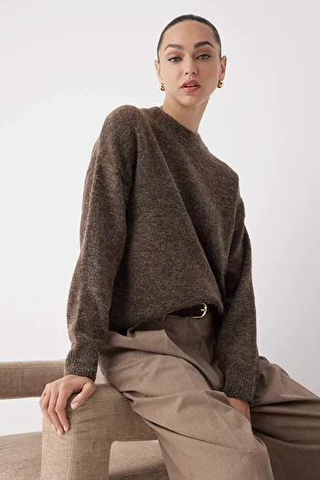 Trendyol Collection Wardrobe Essentials Pulover din tricot cu croiala largă din fire premium amestecate de lână de alpaca de nurcă | TWOAW26KZ00080