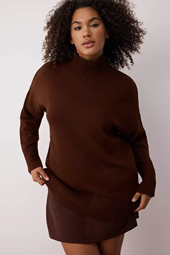 Trendyol Curve Brown Turtleneck Off-Shoulder Knitwear Sweater