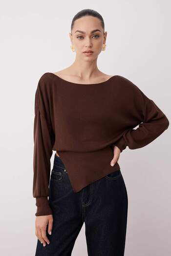 Trendyol Collection Brown Mercerized Look Boat Neck Slit Detailed Knitwear Sweater Twoaw26Kz00086