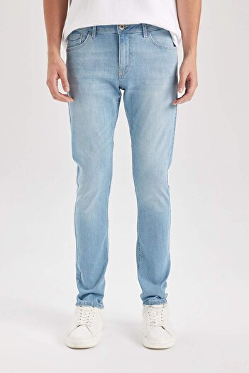 DeFacto Carlo Skinny Fit Ekstra Dar Kalıp Normal Bel Ekstra Dar Paça Jean Pantolon D0025AX25SP