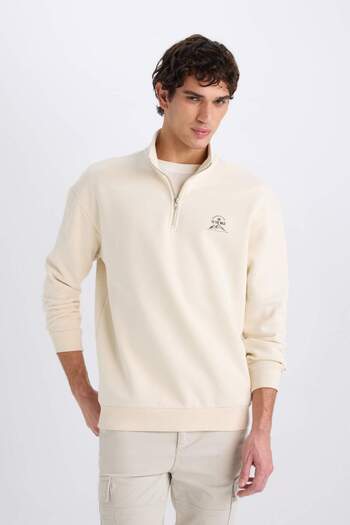 DeFacto Comfort Regular Fit Άνετη εφαρμογή με φερμουάρ Όρθιος γιακάς εμπριμέ φούτερ C6132AX24AU