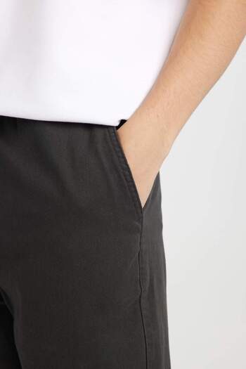 DeFacto %100 Pamuk Jogger Gabardin Pantolon Beli Regular Fit Bağcıklı Lastikli Paça D5927AX24AU