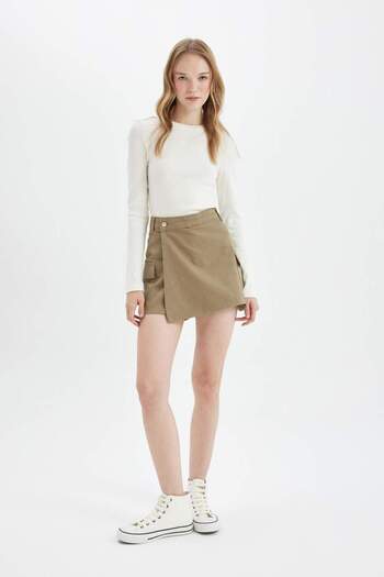 DeFacto Regular Fit Normal Waist Cargo Pocket Gabardine Shorts Skirt D4991Ax24Au