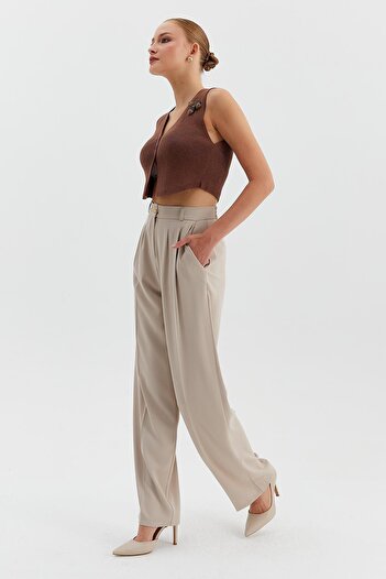 Nish&Chic Pleated Trousers with Elastic Back