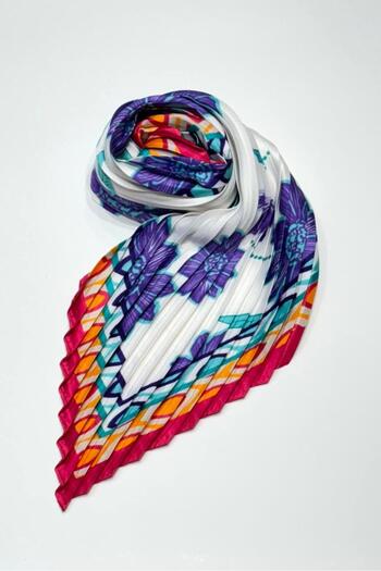 Nish&Chic Pleated Scarf