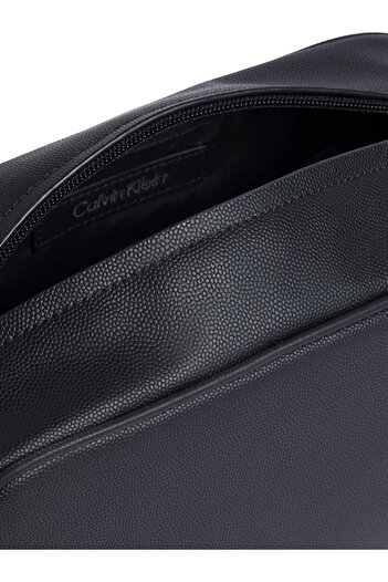 Calvin Klein Erkek Siyah Seyahat Çantası