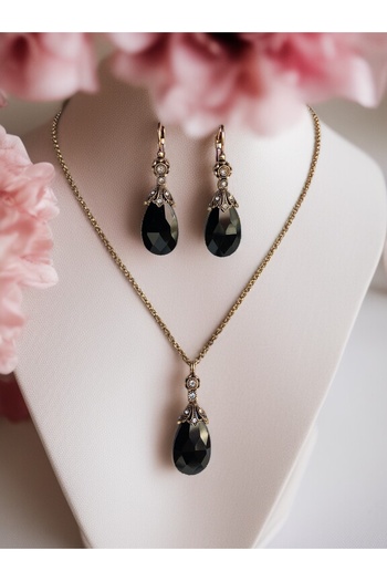 FAYRA ACCESSORIES Crystal Stone Big Cat's Eye Earrings and Necklace Set