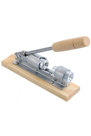 FOXMAG24 ® manual nut cracker made of steel and wood