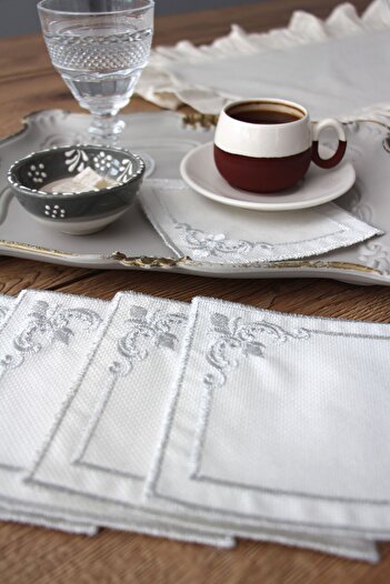 DDHOME Cornered 6-Piece Cocktail Coffee Presentation Napkin Embroidered Gardenia Presentation Holder