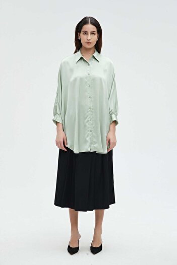 Nichii Women's Loose Blouse with Sleeves, Buttons, and Side Slits