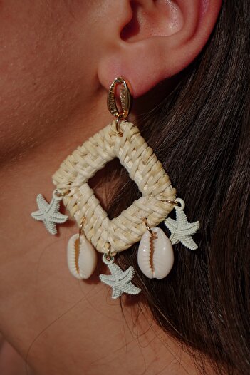 Rumon Charm Detailed Straw Earrings