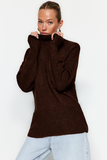 Trendyol Collection Καφέ Φαρδιά Κωδικοποιημένη Μαλακή Υφαντή Μπλούζα BASIC TWOAW23KZ00490