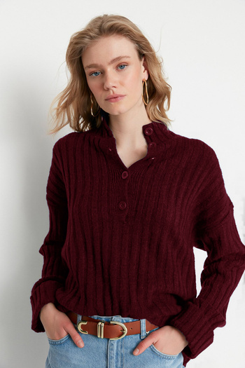 Trendyol Collection Burgundy Wide Fit Soft Textured Stand Collar Knitwear Sweater Twoaw21Kz0783