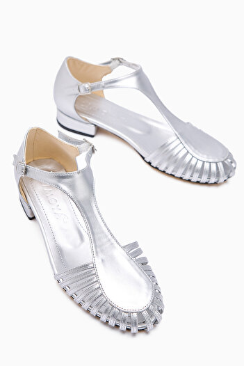 Limoya Jonna Silver Women's Sandals with Closed Front Buckle