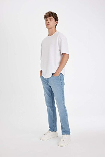 DeFacto Sergio Regular Fit Normal Kalıp Normal Bel Boru Paça Jean Pantolon D6472AX24AU