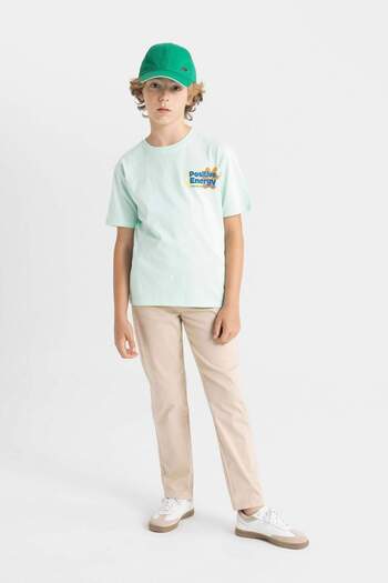 DeFacto Erkek Çocuk Düz Paça Beli Lastikli Cepli Bej Basic Düz Gabardin Okul Pantolonu T8850A624AU