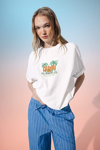 DeFacto Cool Oversize με φαρδύ λαιμόκοψη με στάμπα κοντομάνικο μπλουζάκι D5076AX24HS