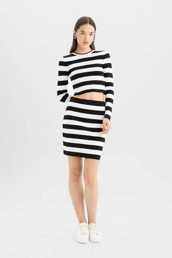 DeFacto Coool Slim Fit Slim Fit Striped Mini Knit Skirt with Elastic Waist C7128Ax24Wn