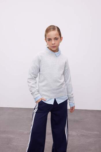 DeFacto Girl's Light Gray Standard Fit Crew Neck Basic Plain Knitwear Sweater C6902A824Au