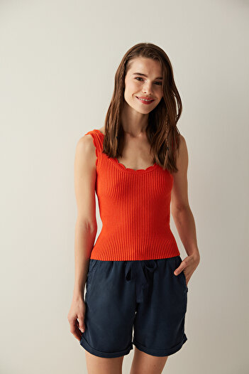 Penti Knitwear Red Top - Edge Detail