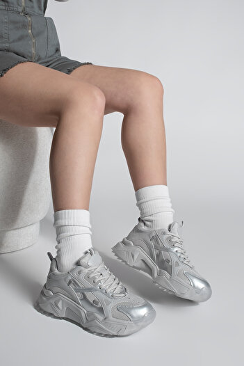 Marjin Pizen Silver Damen-Sneaker – Sportschuhe mit dicker Sohle und Schnürung