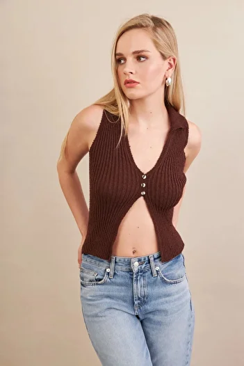 Cool & Sexy Women's Brown Polo Neck Soft Vest Zh050
