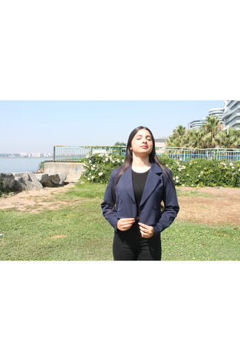 CLB COLLECTION Kuruvaze Crop Blazer Jacket