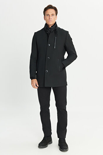 ALTINYILDIZ CLASSICS Men's Black Standard Fit Regular Cut Fur Collar Side Pocket Coat