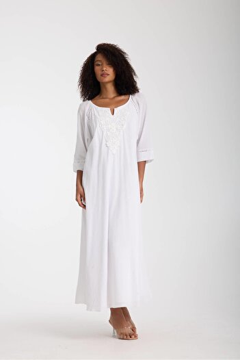 White By Nature Dantel Yaka Detaylı Elbise