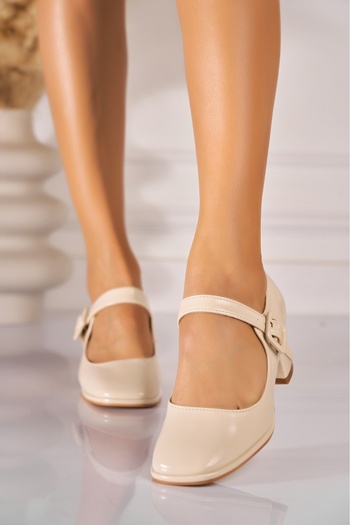 Joana Women's Casual Cream Shoes Made of Patent Leather Ivette