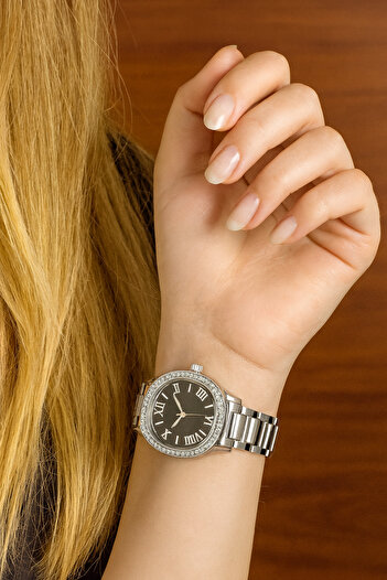 LOOQ New Model Women's Wristwatch with Zircon Stone Detail and Roman Numerals