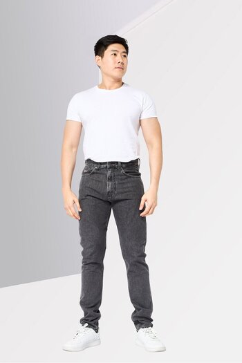 Tommy Jeans Men Tapered Fit Washed Straight Leg Jeans, Washed Black