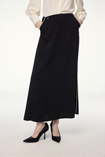 Zühre Plain Black Skirt with Stripe Detail and Pockets Etk-0182