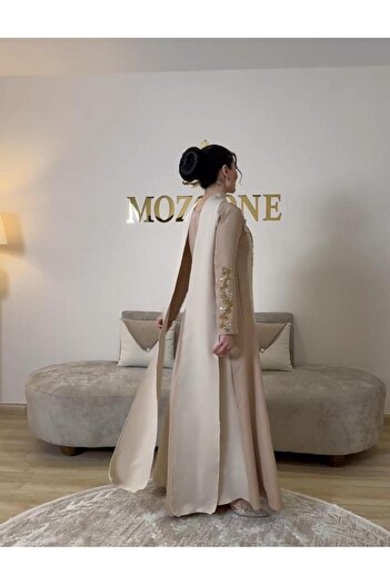 MEZON FASHION Evening dress with wings in the back