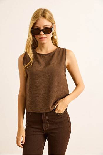 Olalook Women's Brown Crew Neck Textured Crop Blouse Blz-19003081