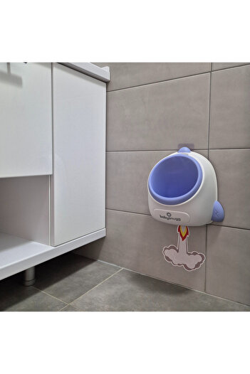 BabySnugg Olita tip pisoar pentru baietei - model racheta, carlig inclus, montare pe perete