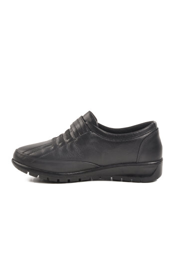 Voyager Black genuine leather women's casual shoes