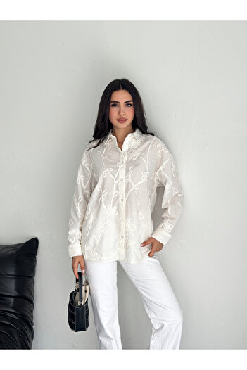 02Lady Fashion Embroidered Flowers Raw Linen Shirt